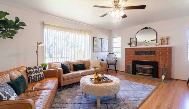 Cozy Anderson Cottage close to everything!