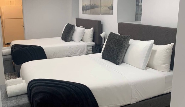 Cozy Andersonville Unit