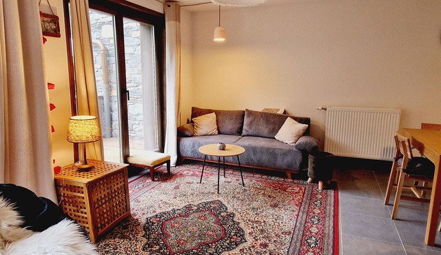 Cozy apartment in resort center, near slopes, parking, WiFi