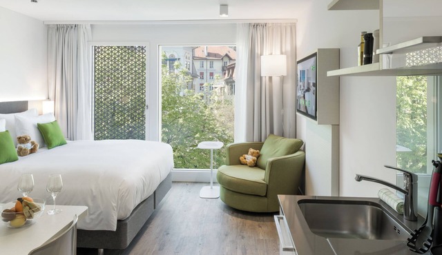 Cozy apart Hotel with 1 bedroom and WiFi, fitness room in enchanting Vevey