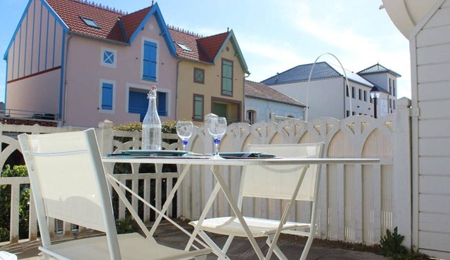 Cozy apartment with sea-view terrace in Châtelaillon-Plage