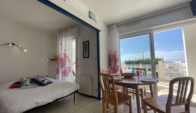 Cozy apartment 4 ppl, terrace near beach