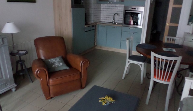 Cozy apartment 300m from the beach of kerleven with garden