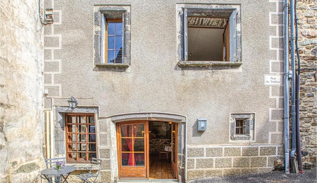 Cozy Apartment In Saint-Chely-D'aubrac