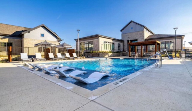Cozy Apartment by Pecan Park, Texoma Med, & More!