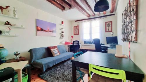 Cozy apartment Central Paris Le Marais with 1 separate Bed room