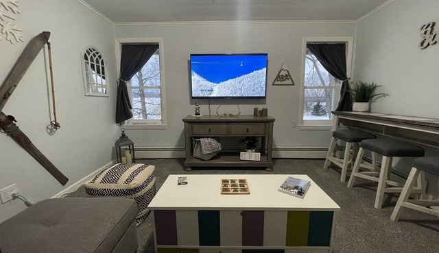 Cozy Apartment close to Jay Peak!