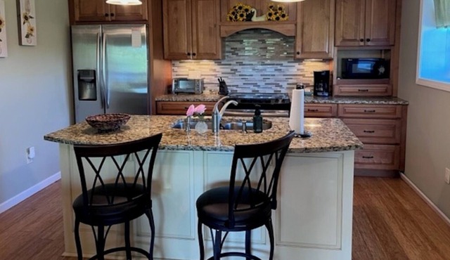 Cozy apartment close to skiing, lakes and outlet shopping