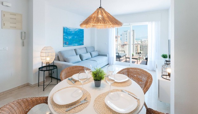 Cozy apartment with Mediterranean style, a few meters from the beach. Terrace overlooking the sea.- only families