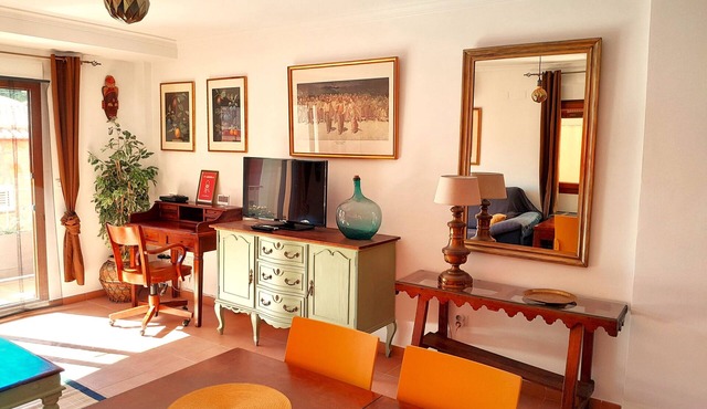 Cozy apartment with pool 10 km from the sea