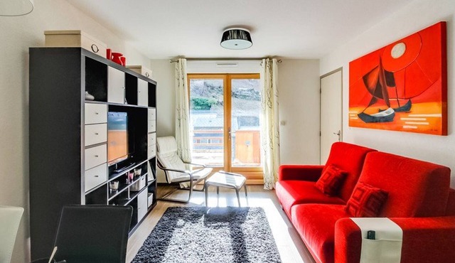 Cozy apartment for 6 with wifi, parking, and balcony in Barèges