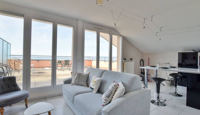 Cozy apartment in Evian, with terrace, pets allowed and parking