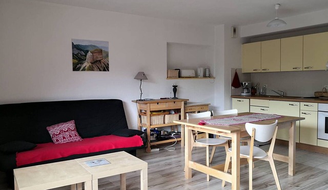 Cozy Apartment with Balcony, Near Village Center, Sleeps 6