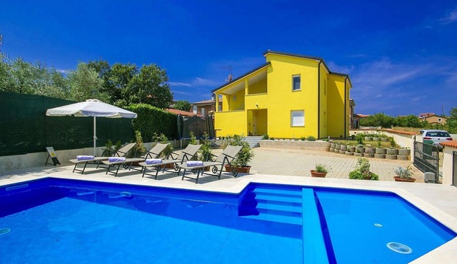 Cozy apartment in Buje with WiFi