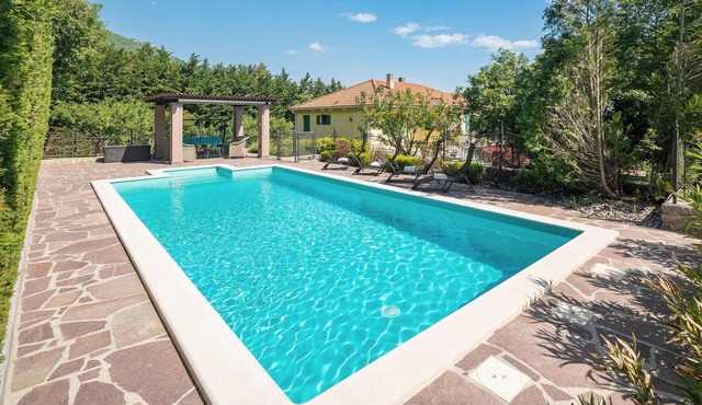 Cozy apartment in Buzet
