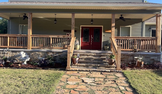 Cozy apartment in Country setting. Close to Lake Hamilton and Hot Springs.