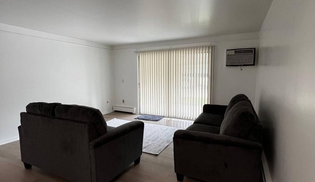 Cozy apartment in charming Walled Lake with AC, WiFi