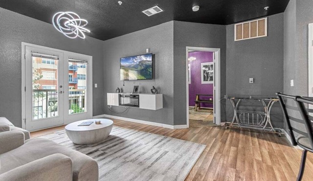 Cozy Apartment in Denver & Urban Retreat