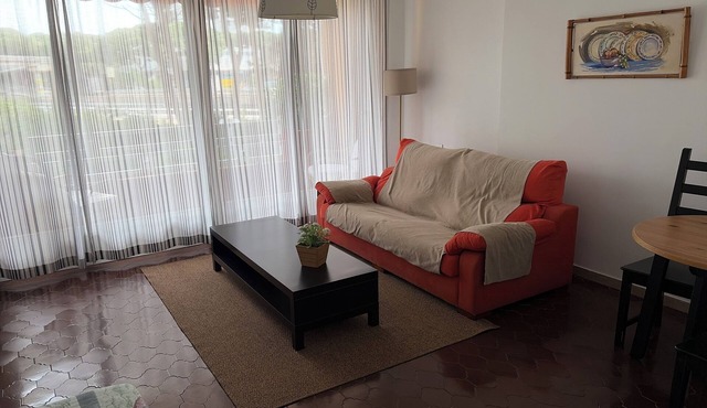Cozy apartment in Gava Mar.