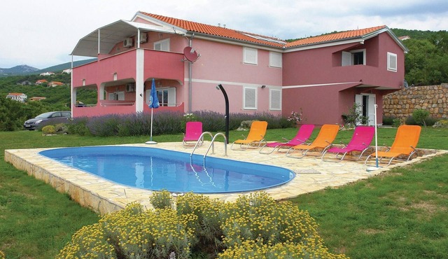Cozy apartment in Klenovica with swimming pool