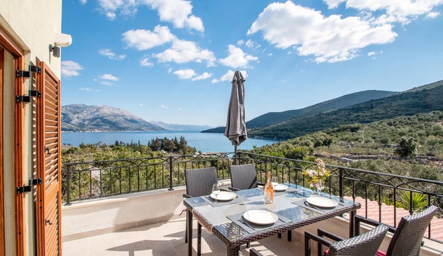 Cozy apartment in Kneze with house sea view