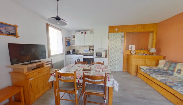 Cozy apartment in Les Rousses with terrace, near activities