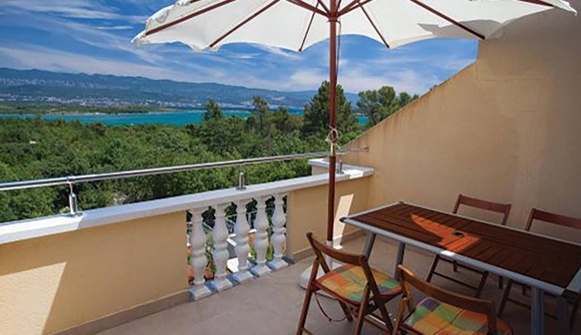 Cozy apartment in Malinska