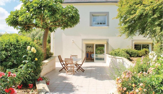 Cozy Apartment In Muzillac With Wifi