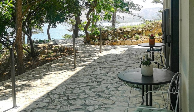 Cozy apartment in Novalja with house sea view