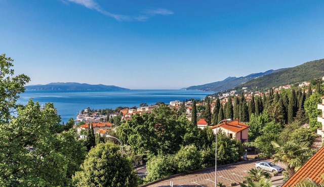 Cozy apartment in Opatija with house sea view