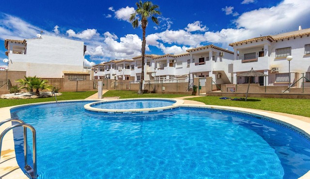 Cozy apartment in Orihuela with swimming pool
