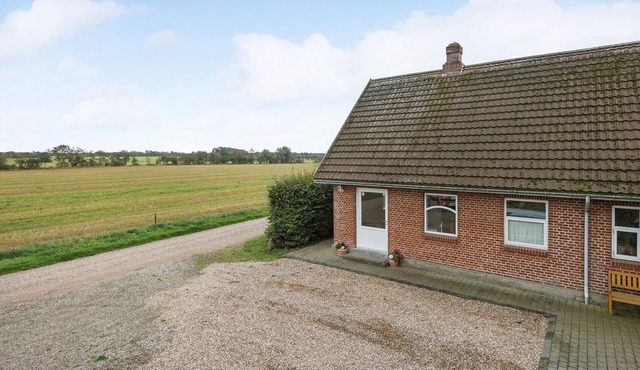 Cozy apartment in Outrup with WiFi