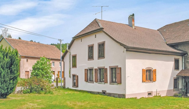 Cozy apartment in Plaine with WiFi