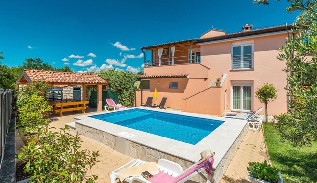 Cozy apartment in Porec