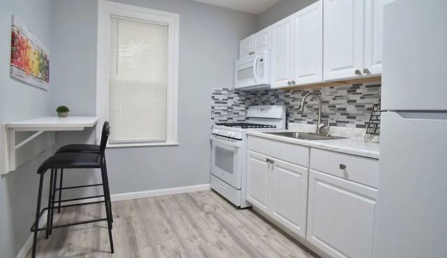 Cozy Apartment in Quiet Spencerport with Private Deck