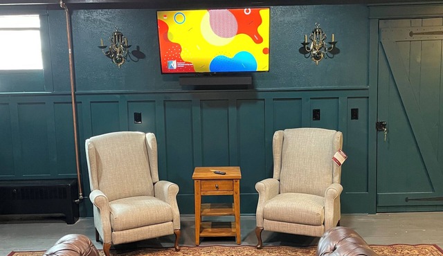 Cozy apartment in quiet, downtown neighborhood in Petersburg