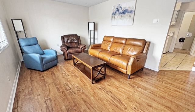 Cozy Apartment in quiet neighborhood with quick access to everything you need!