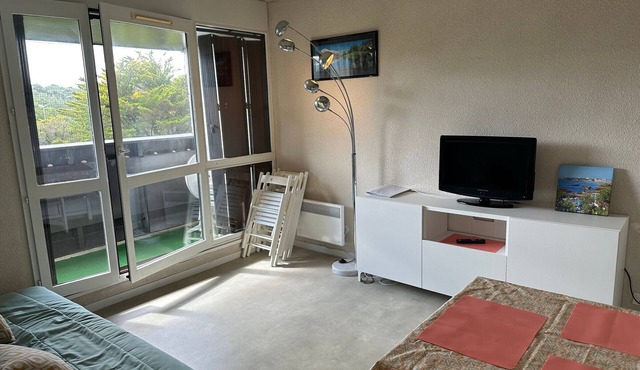 Cozy Apartment in Seignosse, 300m from Ocean, with Balcony and Private Garage