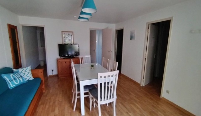 Cozy Apartment in Soustons with Pool, Tennis, and Near the Beach