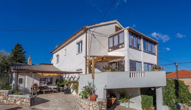 Cozy apartment in Vrbnik with WiFi