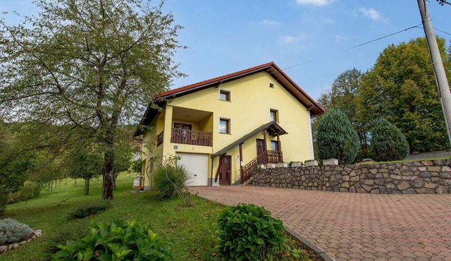 Cozy apartment in Vrbovsko with sauna