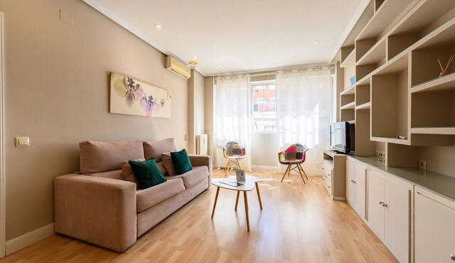 Cozy Apartment Madrid. Bº SALAMANCA, IFEMA. AEROPUERTO. 2 ROOMS- 6 PAX - ELEVATOR