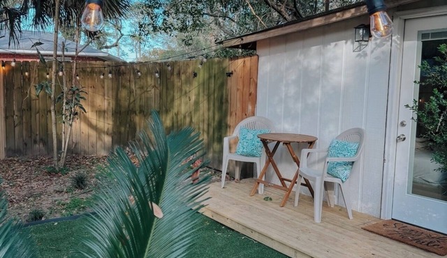 Cozy Apartment Near Downtown and Pensacola NAS