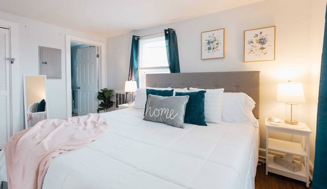 Cozy Apartment Near Downtown Bristol