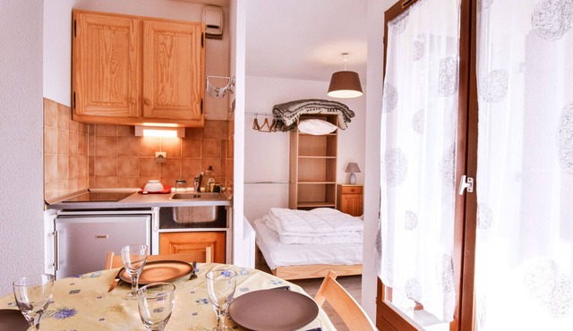 Cozy Apartment Near Ski Lifts and Hiking Trails in Bernex