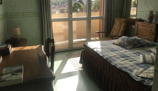Cozy apartment near the historic city center with a view.