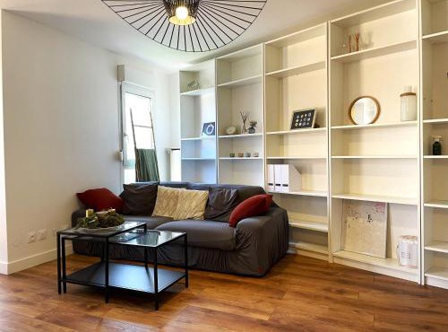 Cozy apartment near train station