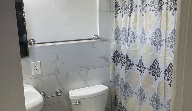 Cozy Apartment Near Downtown!