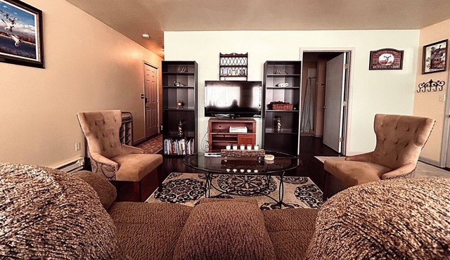 Cozy apartment nestled in the hills of Kettle Falls overlooking Lake Roosevelt.