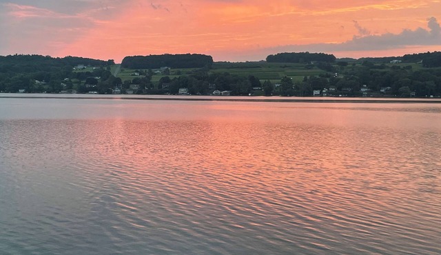 Cozy apartment on Keuka Lake, close to Keuka College, wineries and breweries.